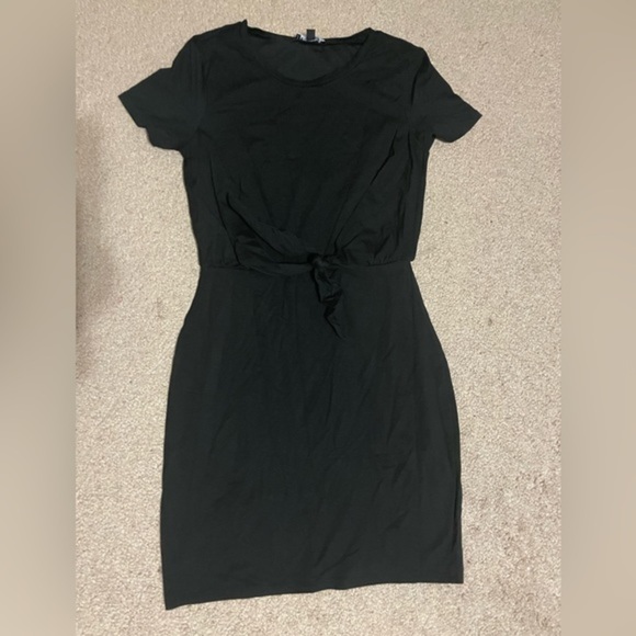 Express Black tie waist short sleeve dress size XS - Picture 3 of 7
